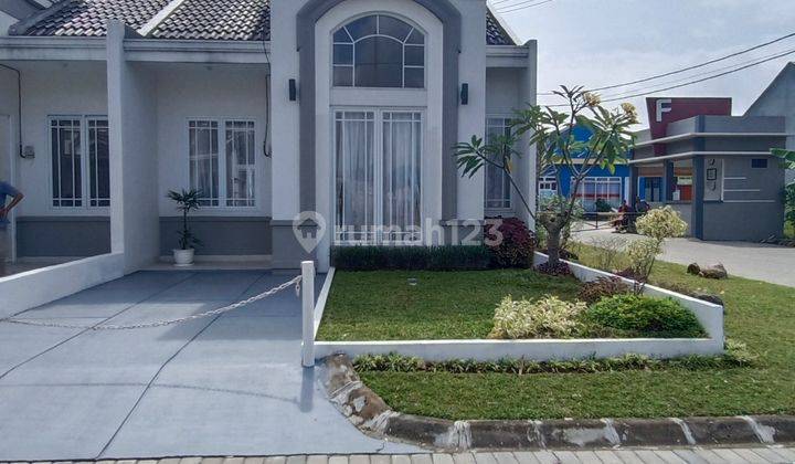 Rumah cantik siap huni dekat taman di panorama bali residence  2