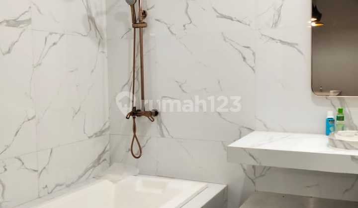 Ready-to-Occupy House with Marble in Verdant Ville BSD City Tangerang 2