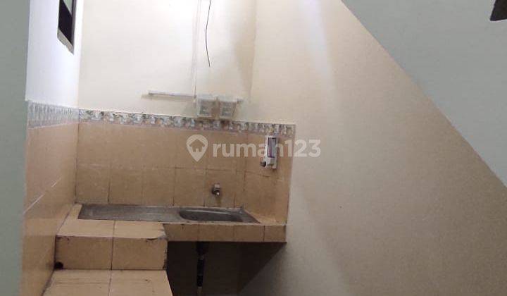Rumah 2 Lantai Lokasi Strategis di Jatiwaringin  3
