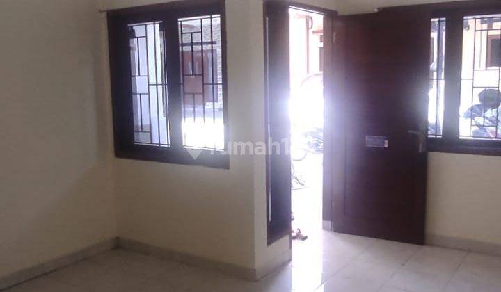 Rumah 2 Lantai Lokasi Strategis di Jatiwaringin  5