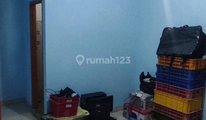 Rumah 2 Lantai Lokasi Strategis di Jatiwaringin  8