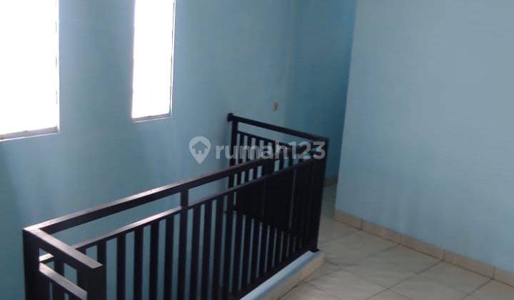 Rumah 2 Lantai Lokasi Strategis di Jatiwaringin  12