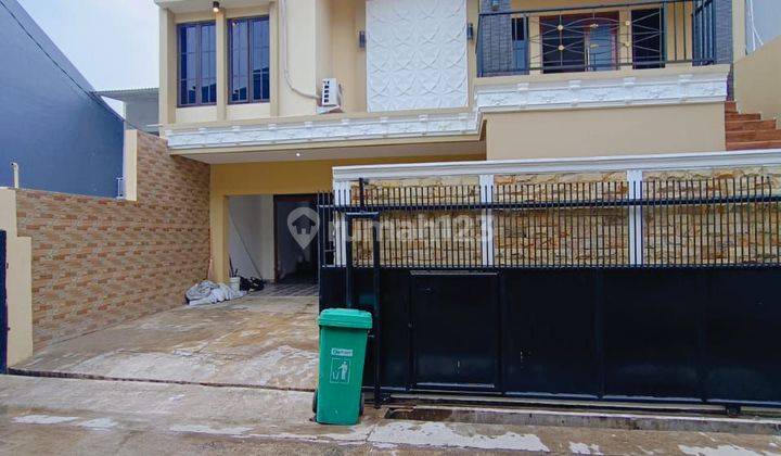 Jual rumah like new di Meruya Selatan, Jakbar.  2