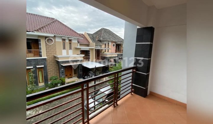 Dijual Rumah 2.5 Lantai Full Furnished dlm Perumahan dekat Alfamidi dan Superindo 2