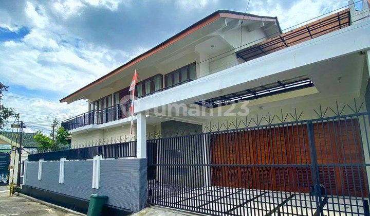 Istimewa Turun Harga 400 juta Rumah Besar Jl. Kaliurang km 8, dekat Pikali Pizza 