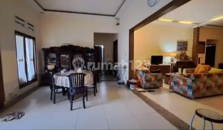 Hook House 557 Square Meters, Suitable for Residence or Office, Wide Asphalt Road in Timoho Baciro. 2