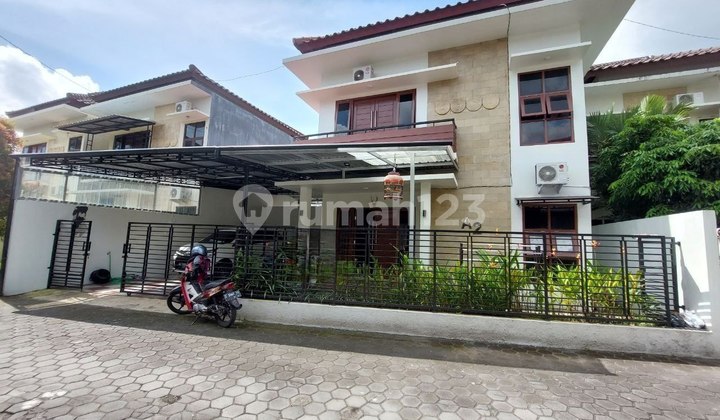 Luxury House dWARUNG GASOTANG Grilled Ribs and Soto Tangkar