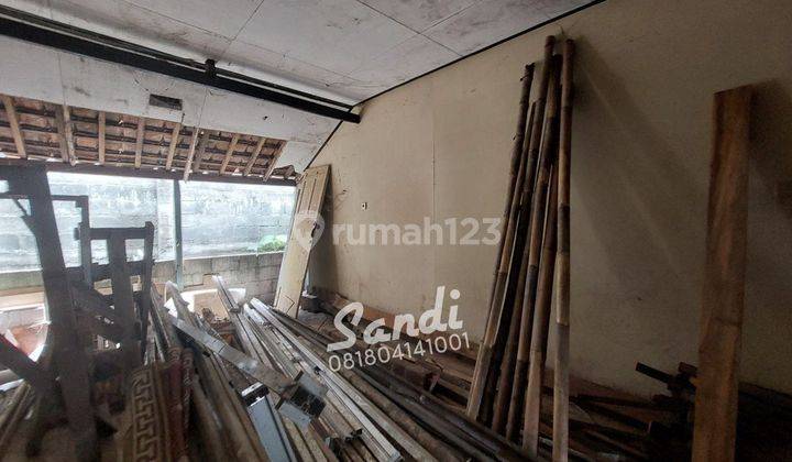 Tanah Istimewa daerah Taman Siswa dekat McDonald's 2