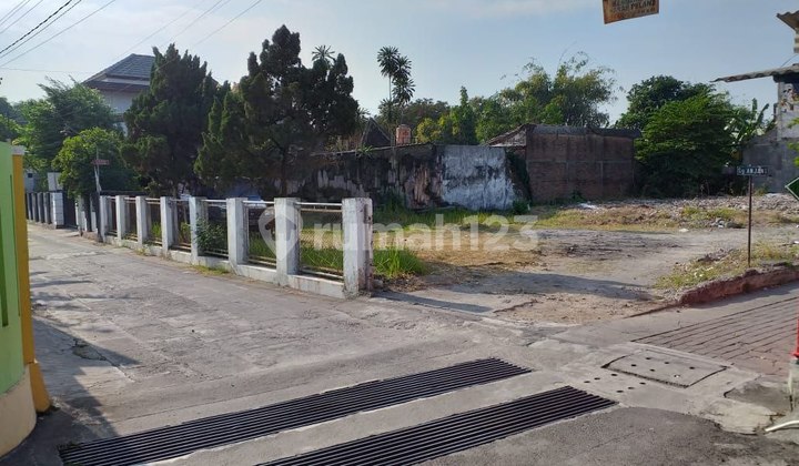 Murah Tanah Jalan Hook 2 Muka daerah Taman Siswa dkt Tempo Gelato