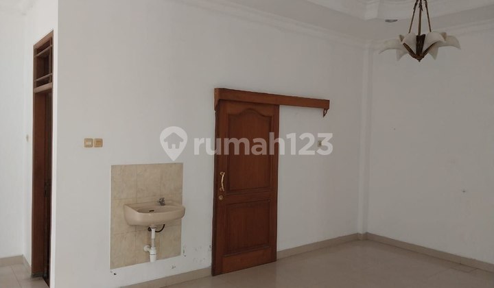 Rumah Mewah di Kawasan Elit Jakal km 6 dekat Perumahan Elite Bale Agung 2