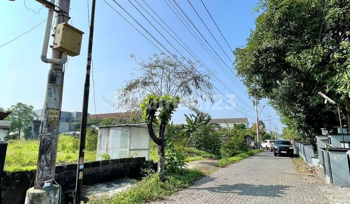 Tanah SHM Pekarangan Cantik Istimewa dlm Perumahan dekat UNY Tanah SHM Pekarangan Cantik Istimewa dlm Perumahan dekat UNY