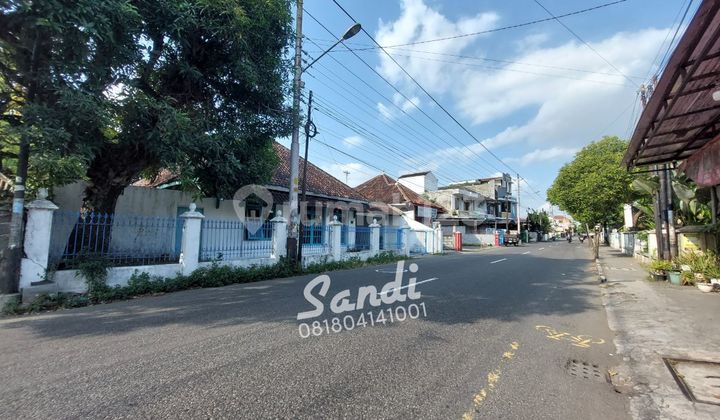 Rumah Strategis Pinggir Jalan dekat Malioboro, Selatan Kampus UGM