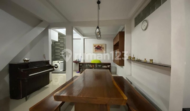 Rumah 3 Lantai Lokasi Strategis Premium dekat Olifant Internasional School  2