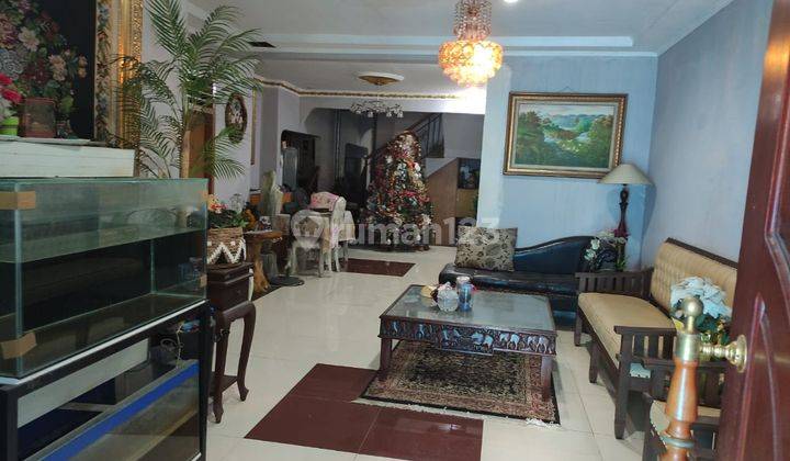 Disewakan rumah bisa rangkap usaha ada 4ktd bisa untuk tinggal bersama jarang ada  1