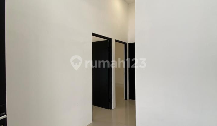 Rumah Karangpilang Konsep American Classic Rumah Karangpilang Konsep American Classic