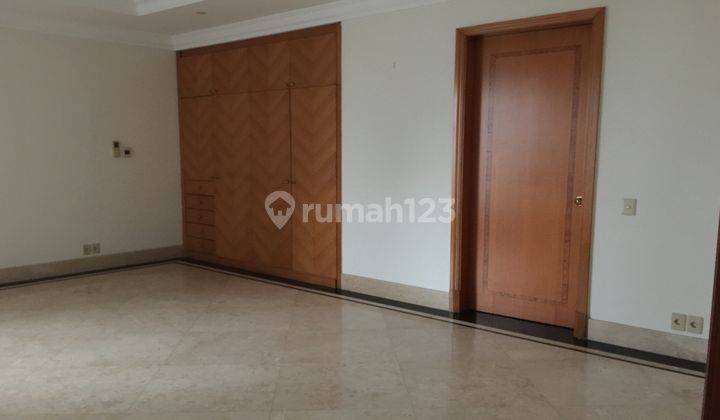  Apartemen 4 Kamar Tidur Syailendra Semi Furnished 2