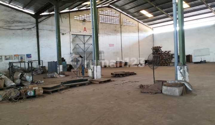 Warehouse for Sale in Kalianak, Rare 1 Hectare Plot.