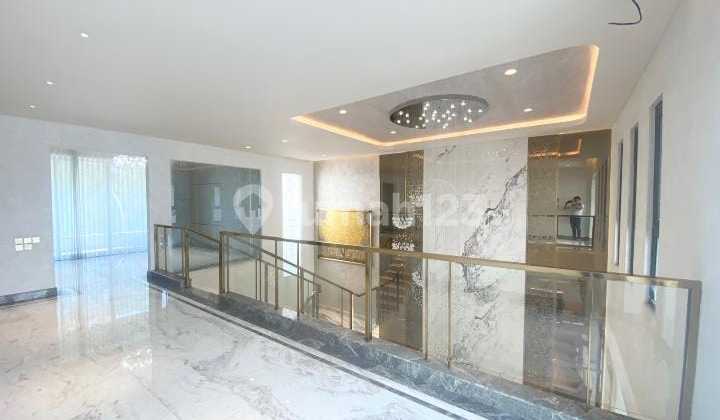 Dijual Rumah Mewah Full Furnished Full Marmer Graha Famili  2