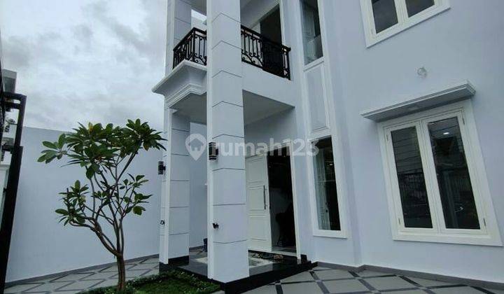 RUMAH BARU 2.5 LANTAI DALAM KOMPLEK 1