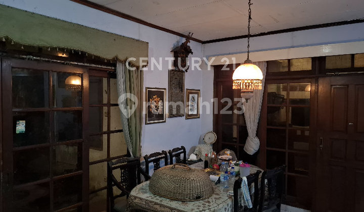 TEBET TIMUR - RUMAH LAYAK HUNI ONE GATE DAN AKSES JALAN LEBAR 2