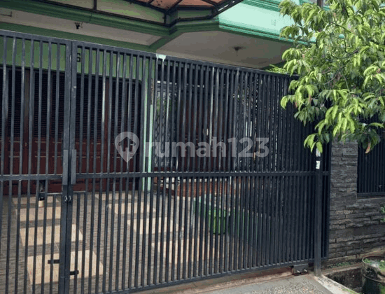 Rumah Bagus Lingkungan Tenang Dalam Komplek Daerah Duren Sawit