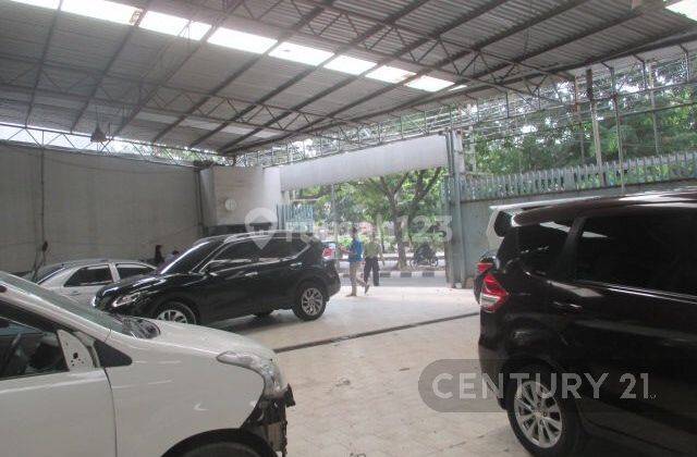 Bangunan Workshop Mobil Di Cempaka Putih 2