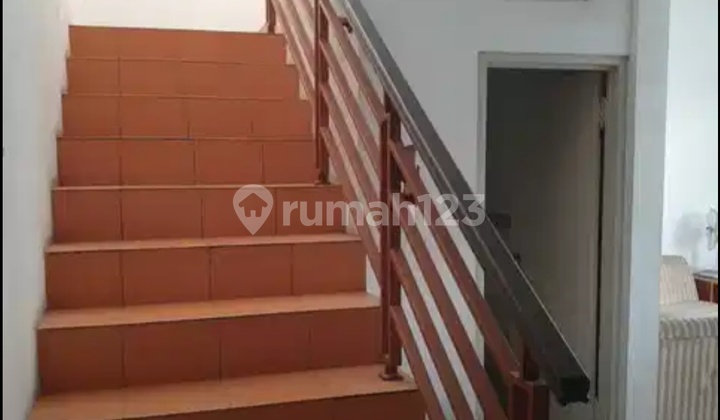 Two-Story Rawasari Cempaka Putih House, Strategic and Comfortable Location. 2