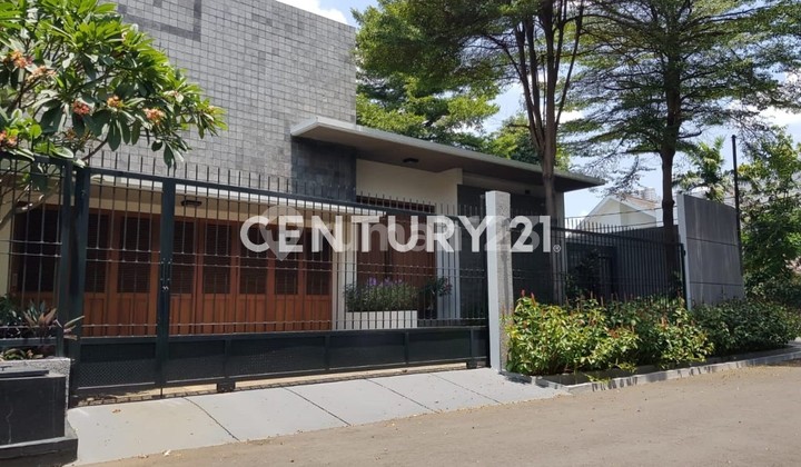 For Sale, Hook House in Kemang Area, South Jakarta