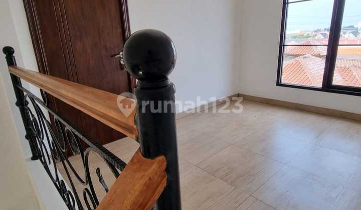 Rumah Baru 2 Lantai Siap Huni Di Kalibata