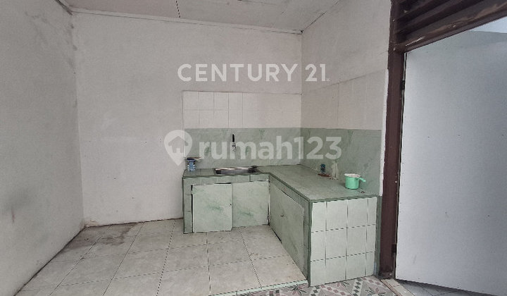 House with Access for 2 Cars in a Comfortable, Safe, and Quiet Location 2