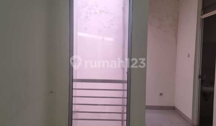 Disewakan Ruko Green Lake City Super Murah Disewakan Ruko Green Lake City Super Murah