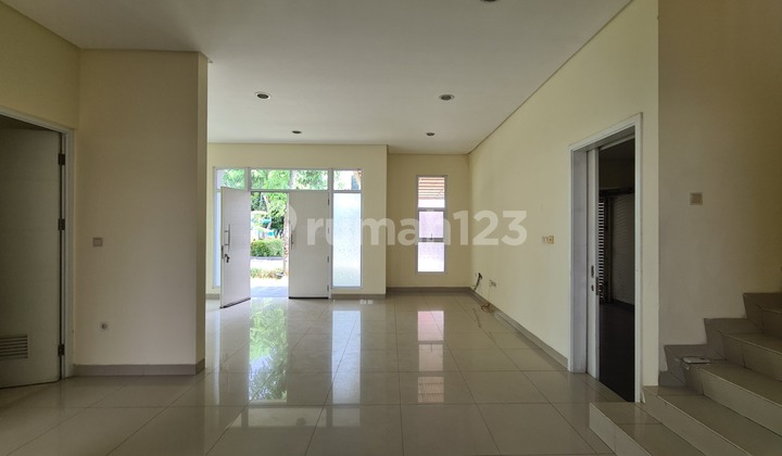 Dijual Rumah Akses Toll Hanya 5 Menit Green Lake City SHM 2