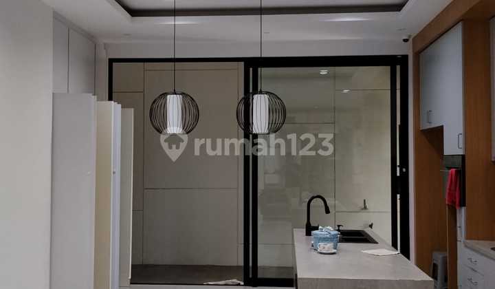 Dijual Rumah 2 Lantai Full Furnish Full Renov Green Lake City