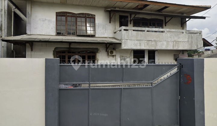 Dijual Rumah Tua Dekat Akses Toll Jakarta Barat