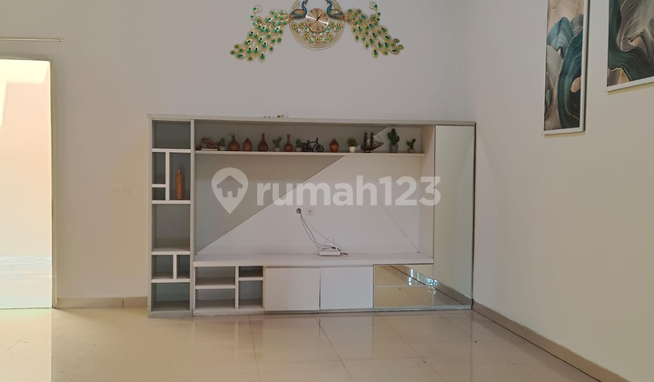 Metland Puri House 7.5x20m², Freehold Title, 2 Floors, West Facing Metland Puri House 7.5x20m², Freehold Title, 2 Floors, West Facing