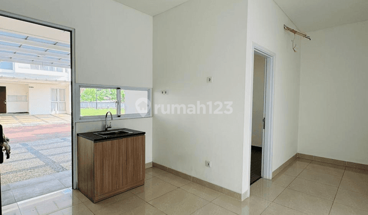 Rumah Riviera 8x12, Hadap Selatan, 2 Lantai, Bagus Siap Huni 1