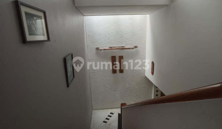 Rumah Puri Indah 12X27m2, SHM, Hadap Barat Daya, Full Furnished 2