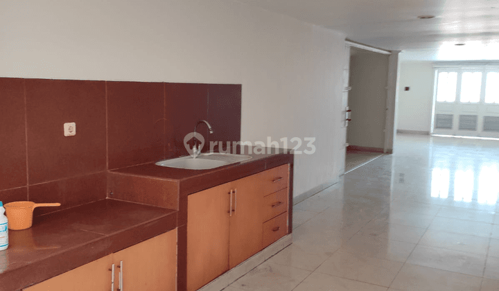 DiSewakan Rumah PIK 1 Walet 7x25, Semi Furnished, Bagus 2