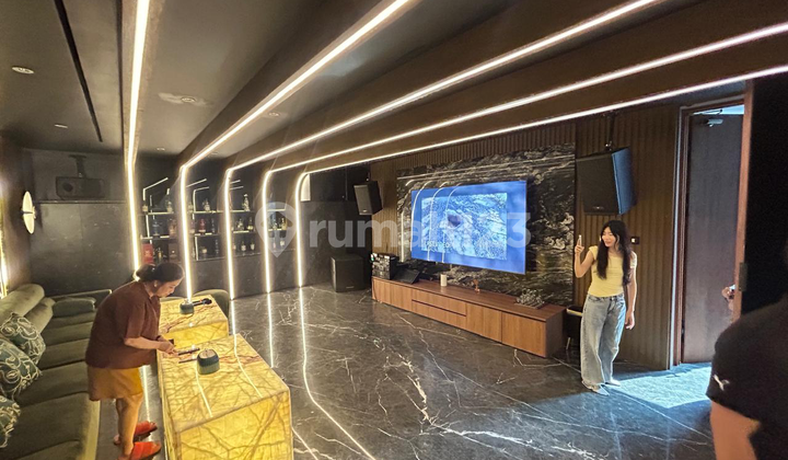 Rumah Trimaran Permai 20X30 Pik, Hadap Selatan, Swimming Pool 2