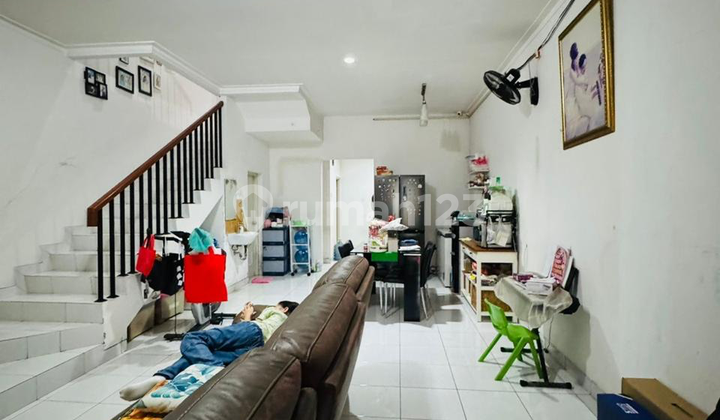 DiJual Rumah Semanan 5x15, SHM, 2,5 Lantai, Hadap Selatan 1