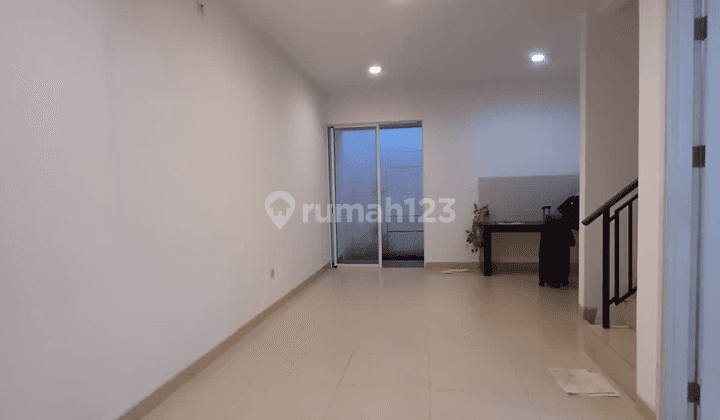 Rumah Australia 6x15 Green Lake City, Shm, 2 Lantai, Timur Laut 1