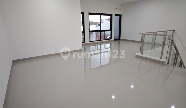 Puri Indah House 8X15 West Jakarta, SHM, 3.5 Floors, West Facing 2