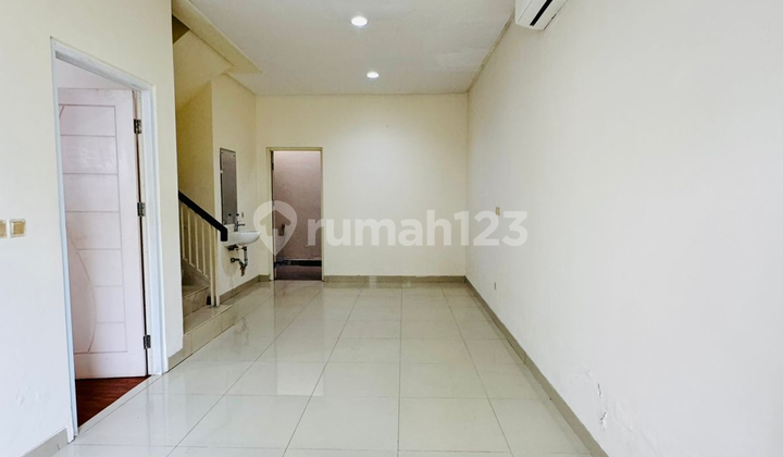 American House 6x15 Green Lake City, SHM, 2 Floors, North Facing