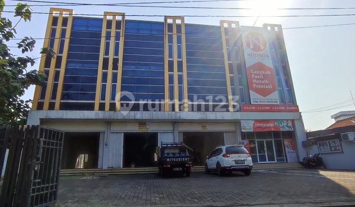 3-Story Shop House by Main Road Semarang Purwodadi 2