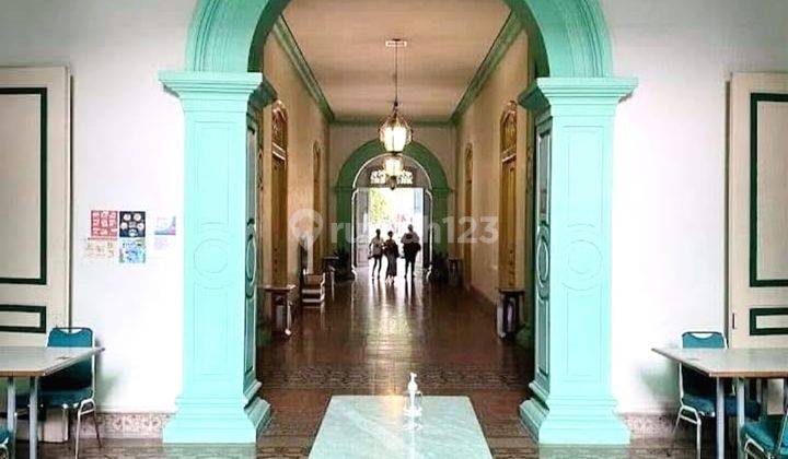 Hotel klasik di tengah kota Solo 9