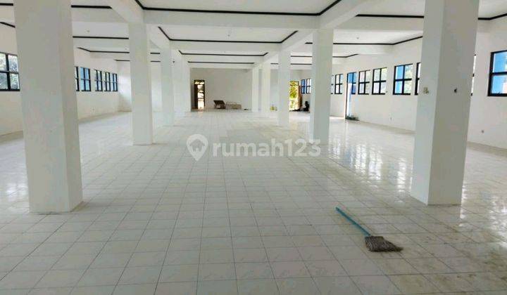Gedung Dijalan Protokol Semarang Atas Dekat Terminal Banyumanik 1
