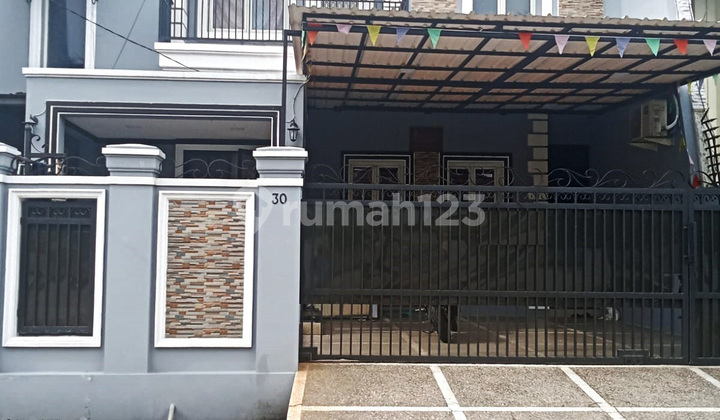 Rumah Mewah Siap Huni di Cempaka Putih Taman Solo
