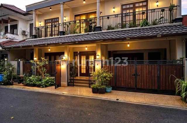 Turun Harga Rumah Mewah LT. 178 Siap Huni di Rawamangun