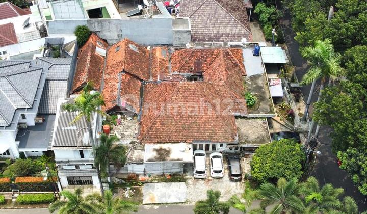 Rumah Murah Hitung Tanah LT. 750 di Menteng 2
