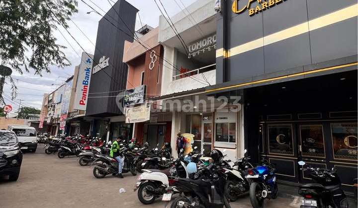 Very Strategic Ready-to-Use Shop House in Buaran 2